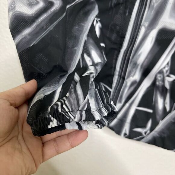 Nike SHIELD Jacket Medium Full-Zip Running Black Mesh Panel Hide Away Hooded - Picture 6 of 15